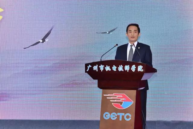 Expand University-Enterprise Cooperation and Contribute to the Cultivation of Talents--- Wu Yingxiang, the General Director of Our Company Attended ��2016 Annual Meeting of University-Enterprise Cooperation�� in Guangzhou Electromechanical Technology Colleg