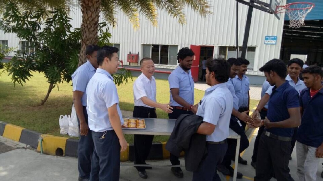 Indian company newsletter��New Year's Day activities