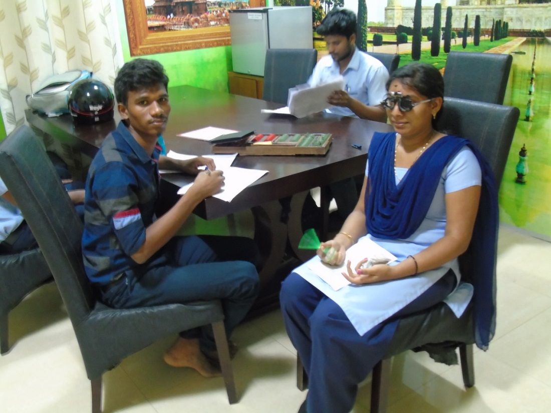 ӡ�ȹ�˾��չԱ����������˶�