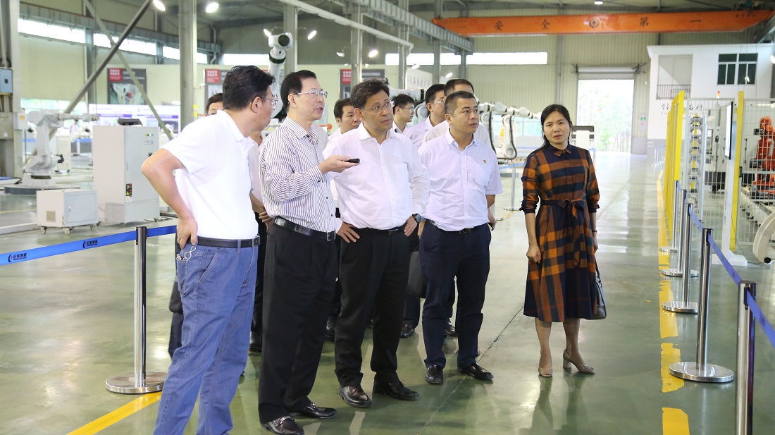 ���о�ע����ҵ  ������������������������ί����ǡ��г�Ҷţһ����һ�е���ׯ����Ϸ����