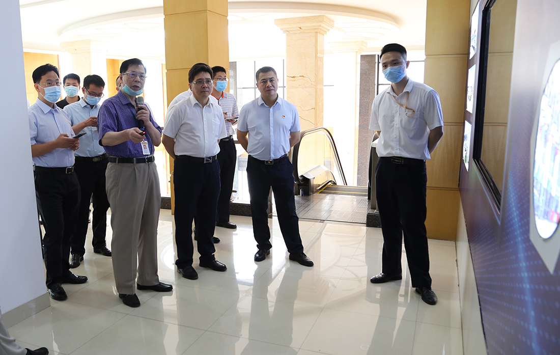 �㶫ʡί�����鳤�ž���ݰ��ׯ����Ϸ���ܵ���